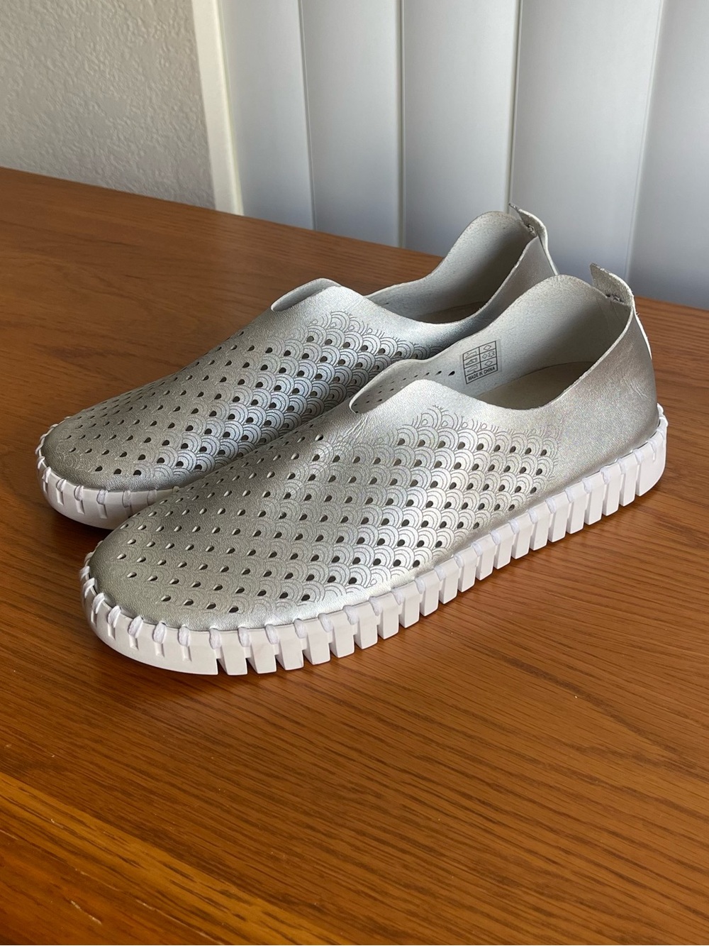 Ilse Jacobsen Tulip Metallic Slip-On Flats Silver Size 39